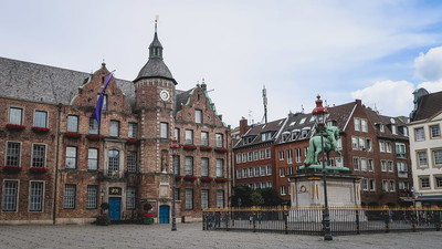 Thành phố Dusseldorf đương đại Đức